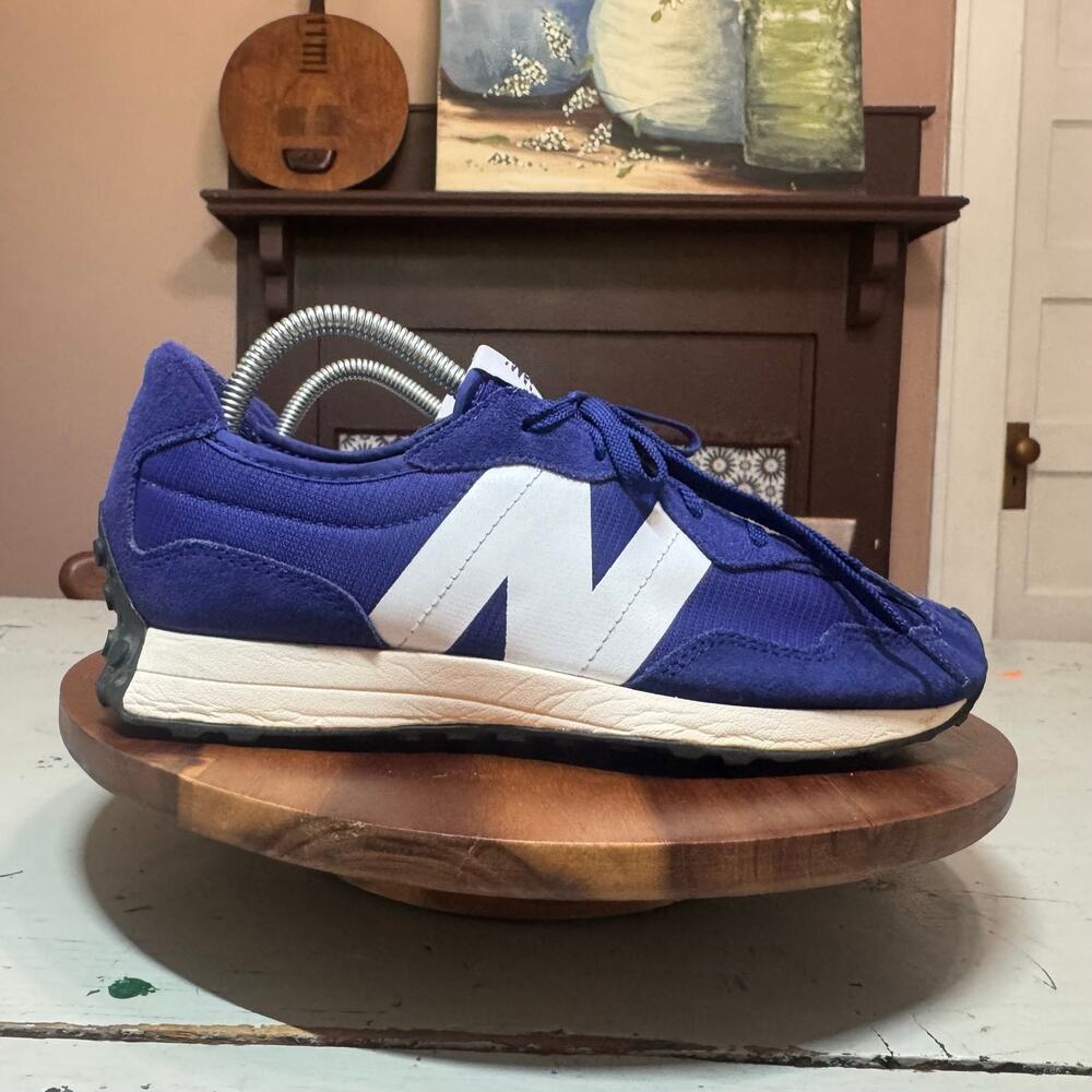 New Balance 327 Boy Size 7 Blue Sneaker Shoes
